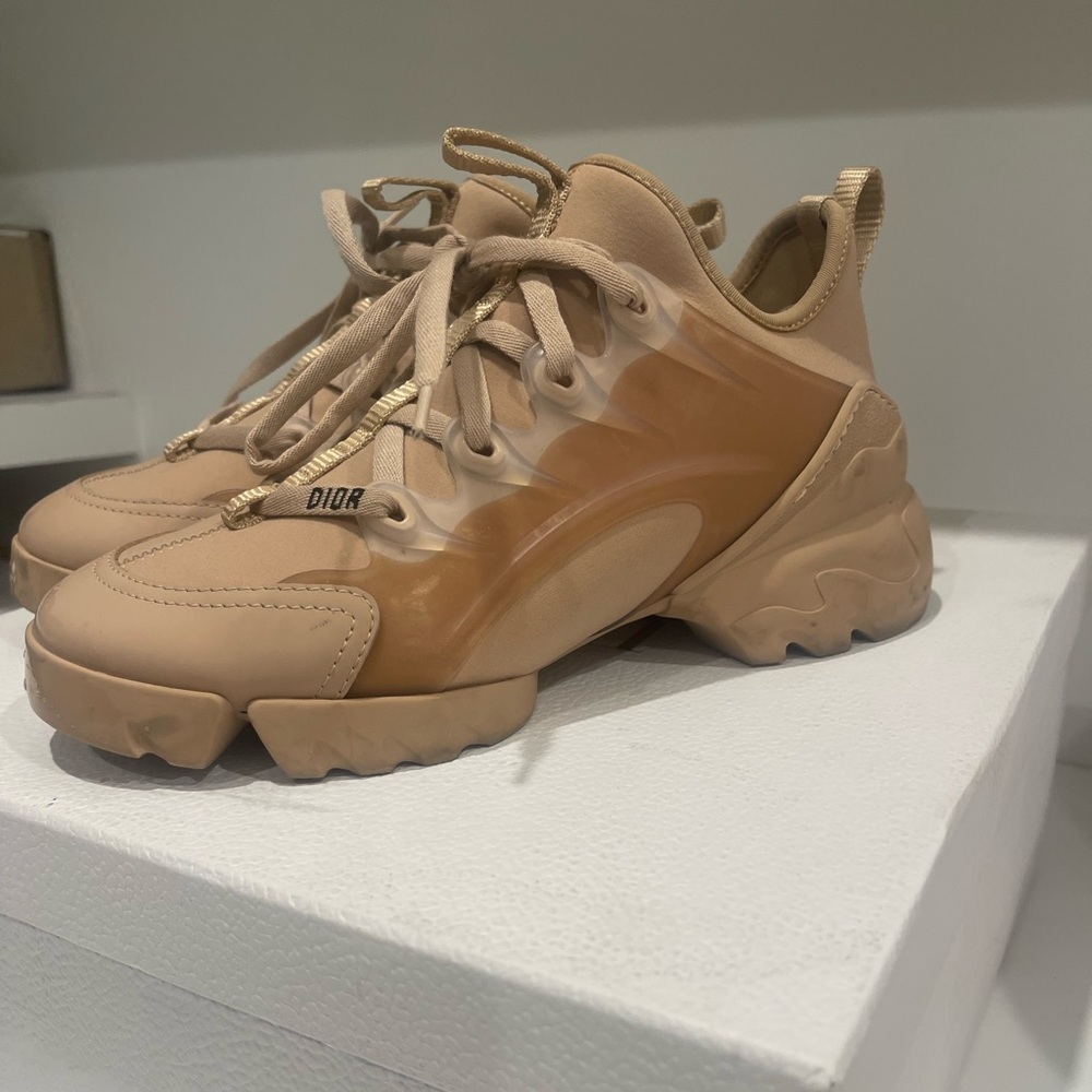 Size 6.5 - Dior D-Connect Nude with box and accessaccessories